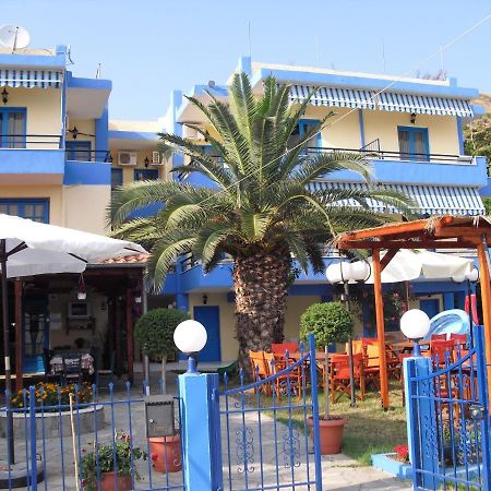 Kangaroo Hotel Mola Kalyva Esterno foto