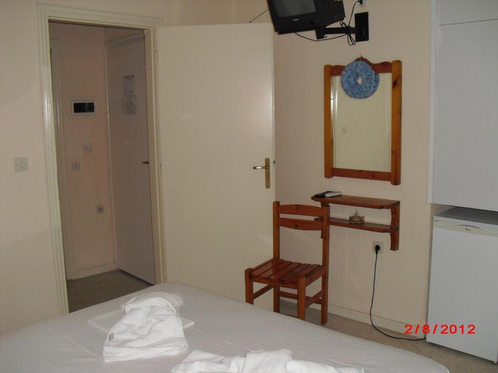 Kangaroo Hotel Mola Kalyva Camera foto