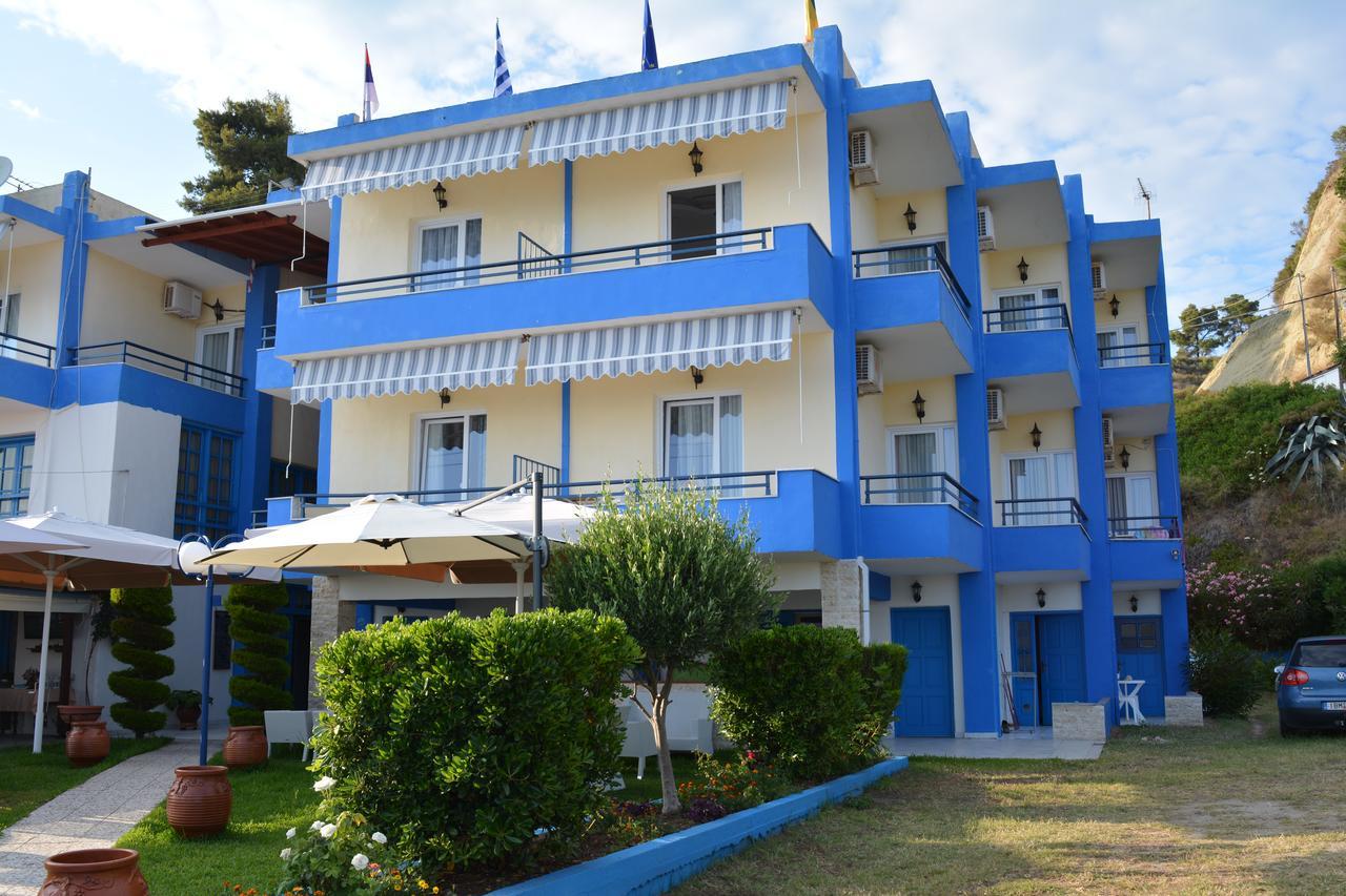 Kangaroo Hotel Mola Kalyva Esterno foto