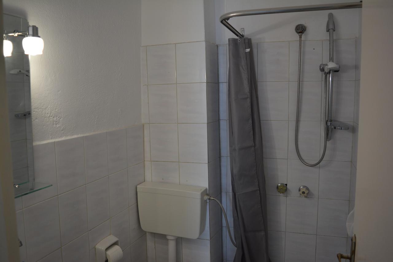 Kangaroo Hotel Mola Kalyva Esterno foto
