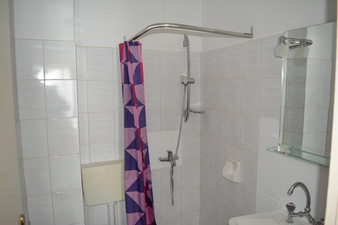 Kangaroo Hotel Mola Kalyva Esterno foto